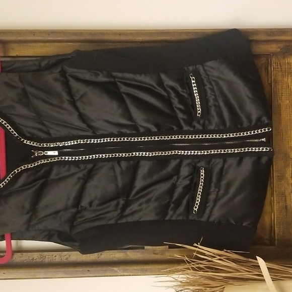 POLISHED LOOK ♥️White House Black Market vest with silver chain details - Picture 3 of 11